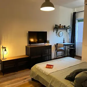  Appartamento Stylish 3 Km Away From Duomo - Netflix, Wi-fi, All Comforts Included Italia